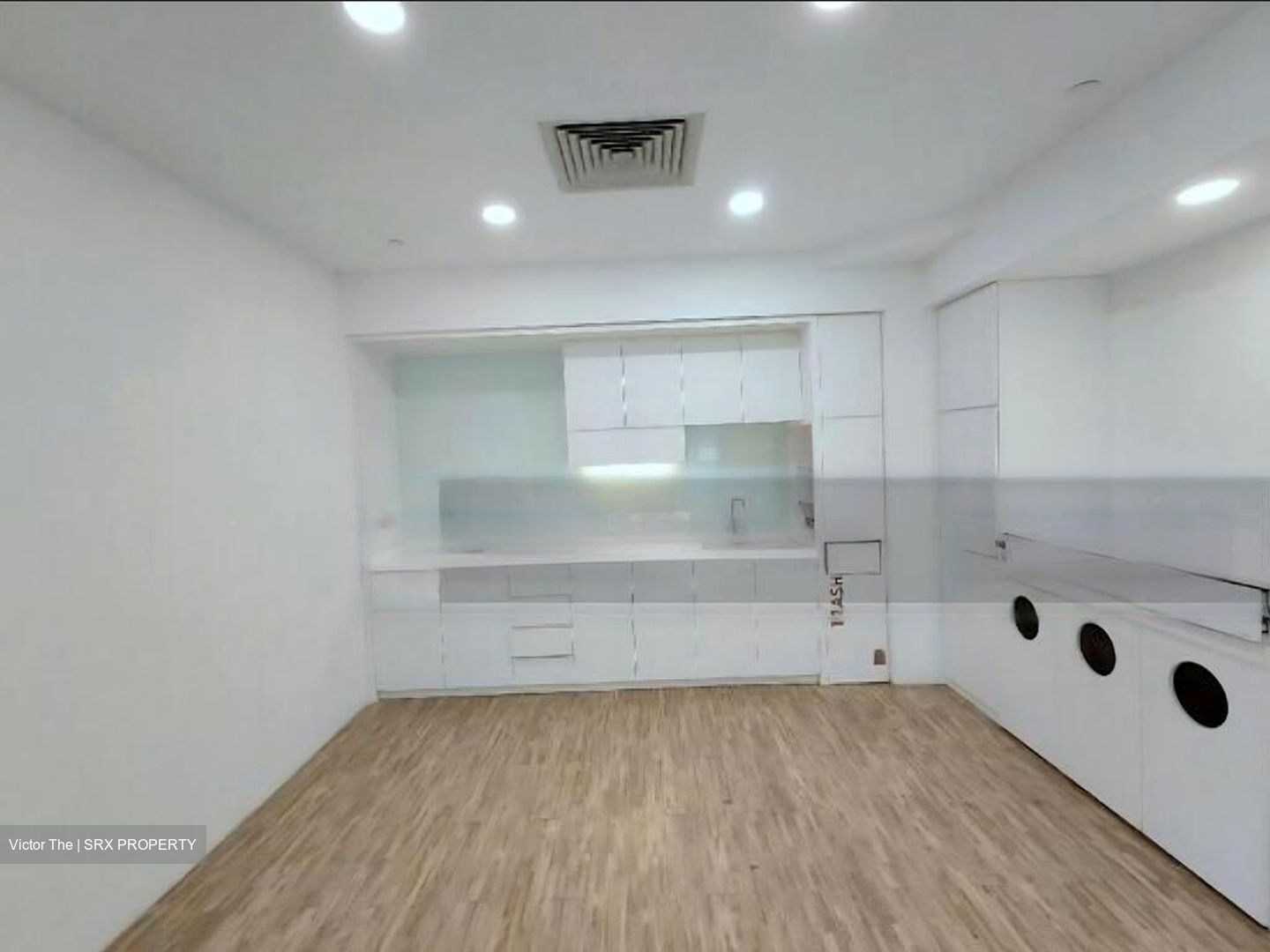 Alexandra Point (D5), Office #451883531